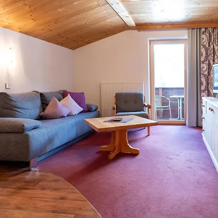 Πανσιόν Haus Am Waldrand Bach (Tyrol)